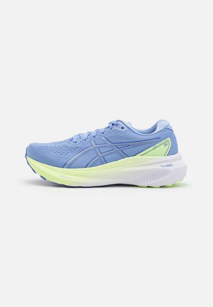 Tenisky, Asics, 4800 Kč.
