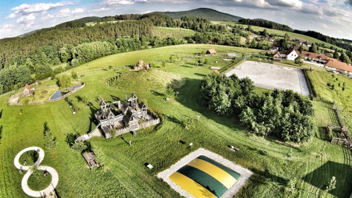 Farma Blaník je romantické místo plné zábavy a venkovského klidu, které okouzlí jak děti, tak i rodiče.
