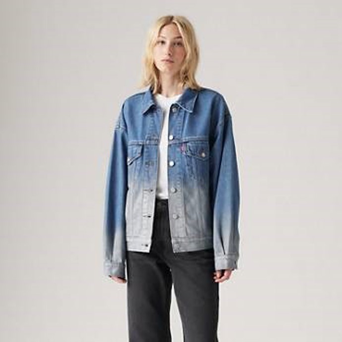 Ombre trend slaví návrat a najdete ho i na džískách. Levi's, 3799 Kč
