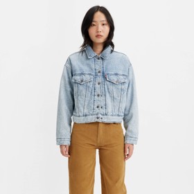 Krátká světle modrá denimová bunda je nadčasová klasika, Levi's, 3999 Kč
