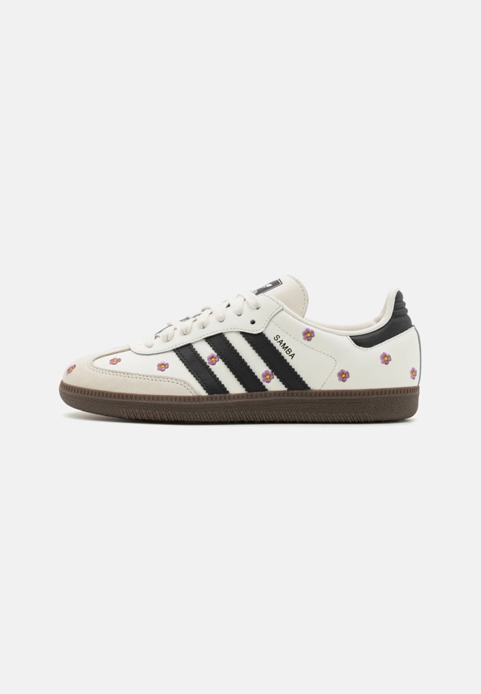 Tenisky, Adidas Originals, 2 800 Kč
Tenisky, Adidas Originals, 2 800 Kč