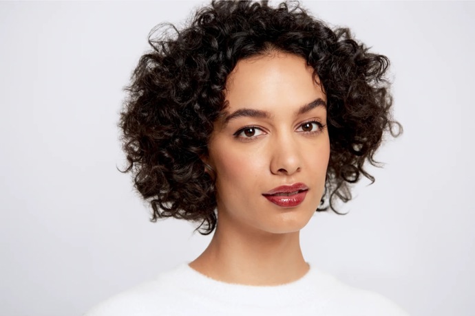 "Black Honey" trend naprosto ovládl sociální sítě. A ovládne i podzimní make-upové trendy.
"Black Honey" trend naprosto ovládl sociální sítě. A ovládne i podzimní make-upové trendy.