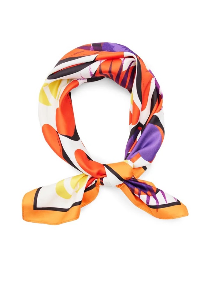 Šátek, Desigual, 800 Kč
Šátek, Desigual, 800 Kč