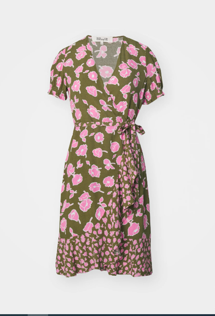 Šaty, Diane von Furstenberg, 8950 Kč
Šaty, Diane von Furstenberg, 8950 Kč