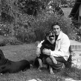 Alain Delon se v posledních letech otevřeně vyjadřuje k otázkám svého duševního zdraví a k touze podstoupit eutanazii
