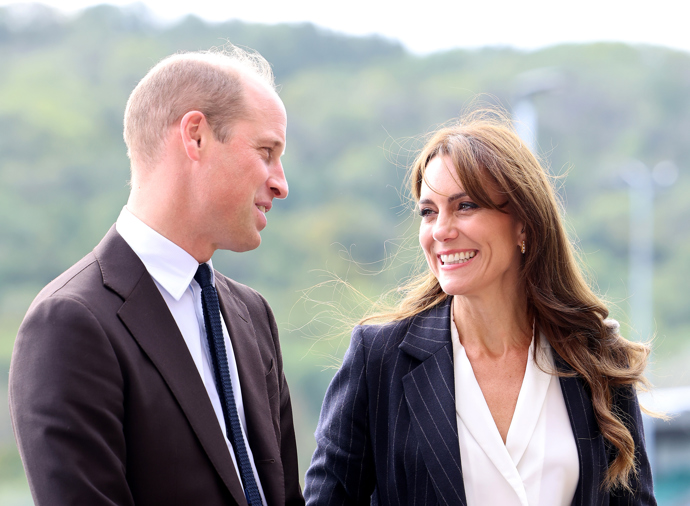 Princ William a Kate reprezentují britskou královskou rodinu s mimořádnou důstojností.
Princ William a Kate reprezentují britskou královskou rodinu s mimořádnou důstojností.