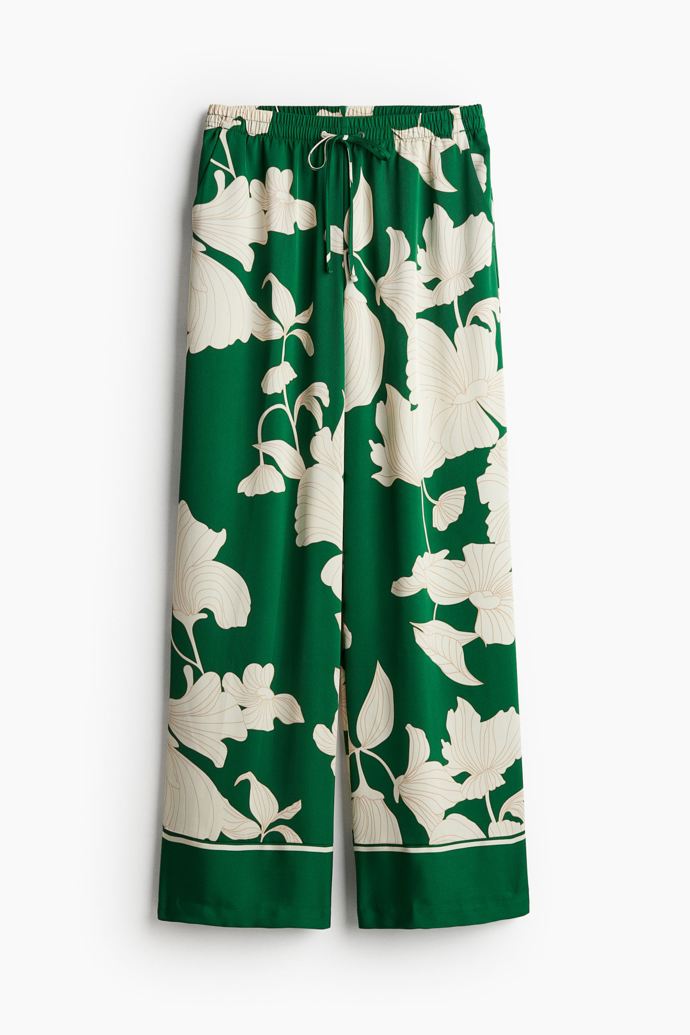 Široké natahovací kalhoty, H&M, 479 Kč
Široké natahovací kalhoty, H&M, 479 Kč