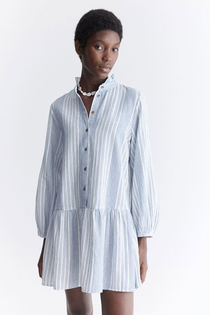 Šaty s volánkovým límečkem, H&M, 719 Kč
Šaty s volánkovým límečkem, H&M, 719 Kč