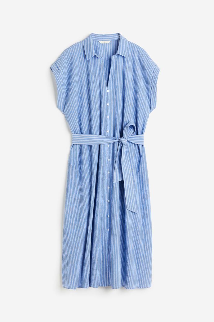Košilové šaty s páskem, H&M, 999 Kč
Košilové šaty s páskem, H&M, 999 Kč