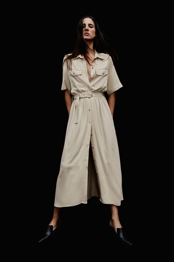 Košilové šaty s páskem, H&M, 1 199 Kč
Košilové šaty s páskem, H&M, 1 199 Kč