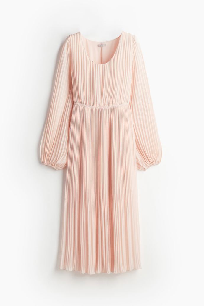 Šifonové šaty, H&M, 1199 Kč. 
