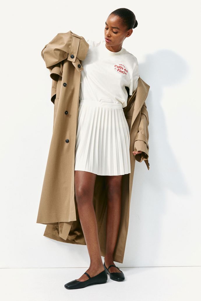 Plisovaná žerzejová sukně, 359 Kč, H&M
Plisovaná žerzejová sukně, 359 Kč, H&M