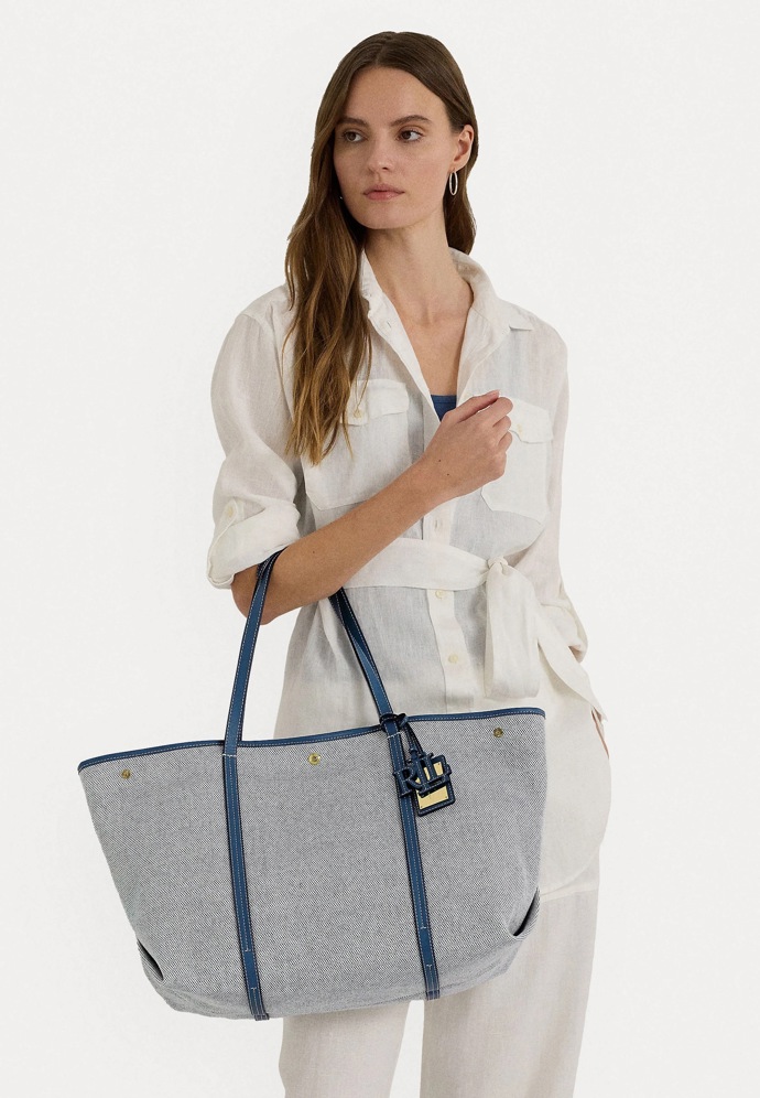 Kabelka, Ralph Lauren, 6 930 Kč
Kabelka, Ralph Lauren, 6 930 Kč