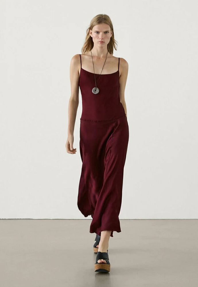 Šaty, Massimo Dutti, 2 999 Kč
Šaty, Massimo Dutti, 2 999 Kč