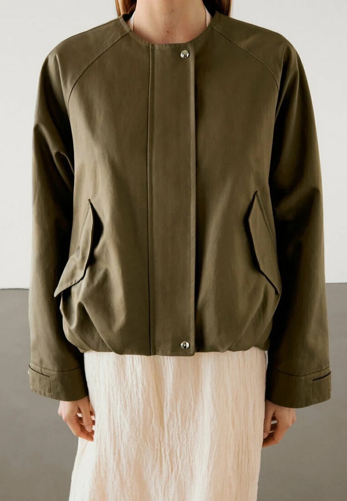 Bunda, Massimo Dutti, 3 299 Kč
Bunda, Massimo Dutti, 3 299 Kč