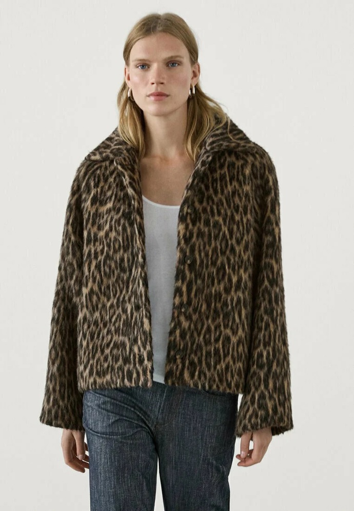 Kabát, Massimo Dutti, 6 599 Kč

