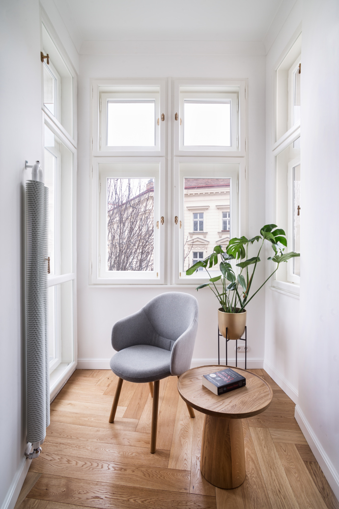 Galerie: Dejvický minimalistický byt s tmavě modrým akcentem Galerie: Dejvický minimalistický byt s tmavě modrým akcentem