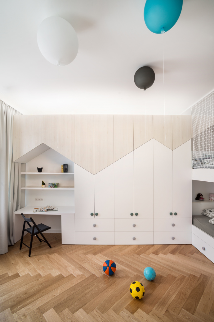 Galerie: Dejvický minimalistický byt s tmavě modrým akcentem Galerie: Dejvický minimalistický byt s tmavě modrým akcentem