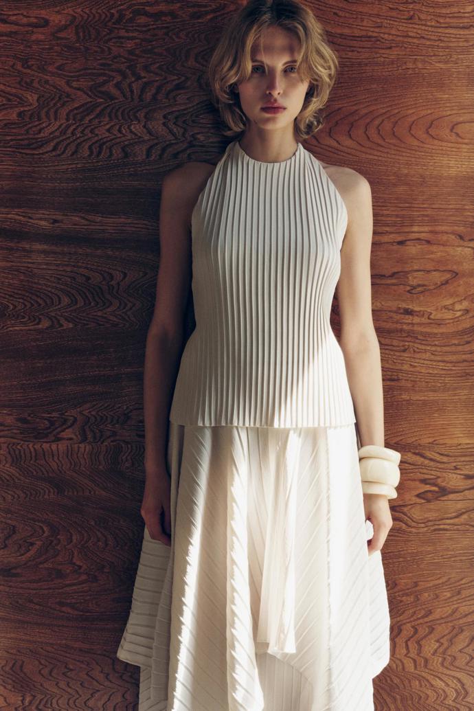 Plisovaný top, Zara, 549 Kč
Plisovaný top, Zara, 549 Kč