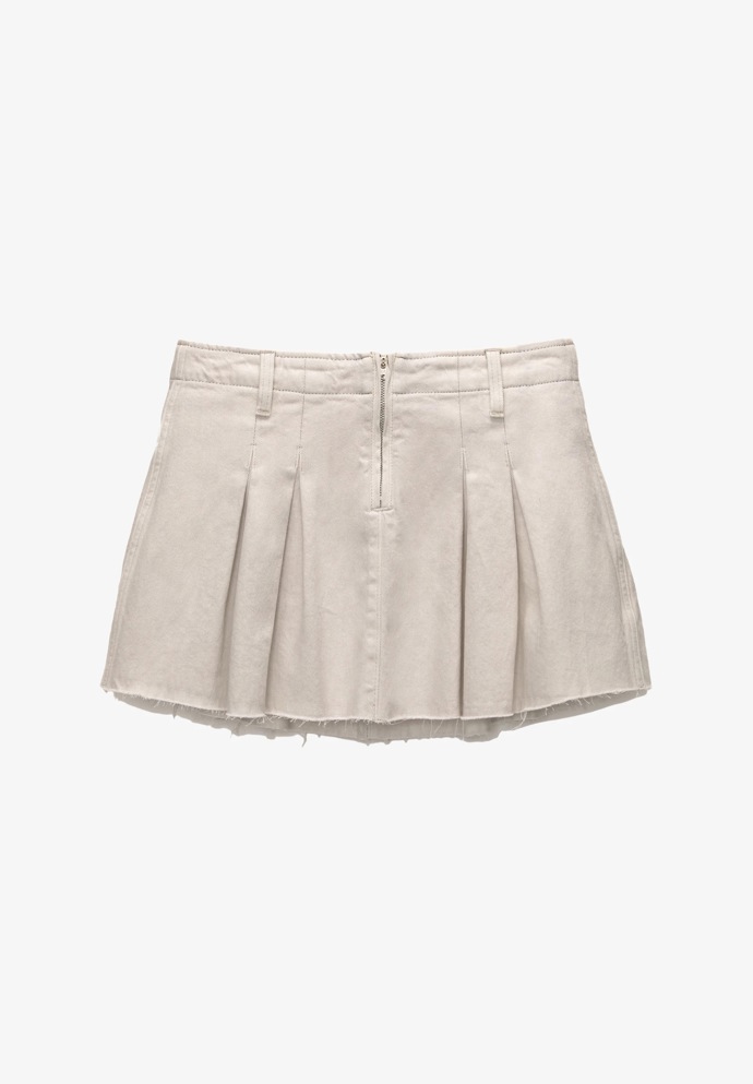 Sukně, Pull&Bear, 699 Kč
Sukně, Pull&Bear, 699 Kč