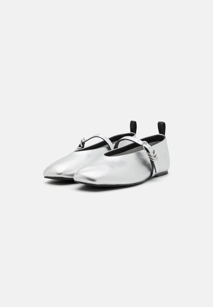 Mary Jane, Rag Bone, 6 840 Kč
