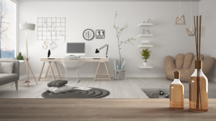 Feng Shui není žádná věda. Důležité je jen dodržovat určitá pravidla, která vám ve vašem domově pomohou nabudit a udržet pozitivní energii. Důležité je mít vyčleněné zóny pro jednotlivé aktivity. Pracovna by měla být oddělena tedy od jiných prostor, abyste se dokázala patřičně na práci soustředit. Toto místo by ve vás mělo evokovat kreativitu, proto je dobré se zdržet rušivých doplňků, křiklavých barev a jakýchkoli rušivých elementů.
Feng Shui není žádná věda. Důležité je jen dodržovat určitá pravidla, která vám ve vašem domově pomohou nabudit a udržet pozitivní energii. Důležité je mít vyčleněné zóny pro jednotlivé aktivity. Pracovna by měla být oddělena tedy od jiných prostor, abyste se dokázala patřičně na práci soustředit. Toto místo by ve vás mělo evokovat kreativitu, proto je dobré se zdržet rušivých doplňků, křiklavých barev a jakýchkoli rušivých elementů.