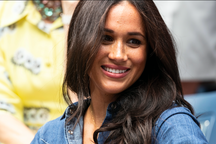 Krásná brunetka prince zcela očarovala
Krásná brunetka prince zcela očarovala