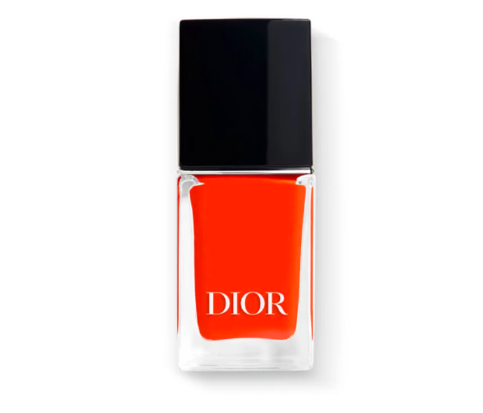 Lak na nehty, Dior, 748 Kč.
Lak na nehty, Dior, 748 Kč.