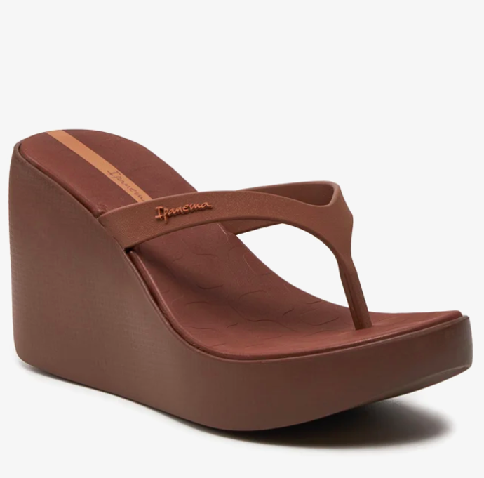 Žabky, Ipanema, 1201Kč.
Žabky, Ipanema, 1201Kč.