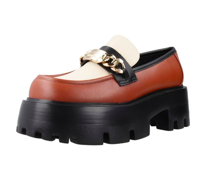 Mokasíny na platformě, Steve Madden, 3081 Kč.
Mokasíny na platformě, Steve Madden, 3081 Kč.