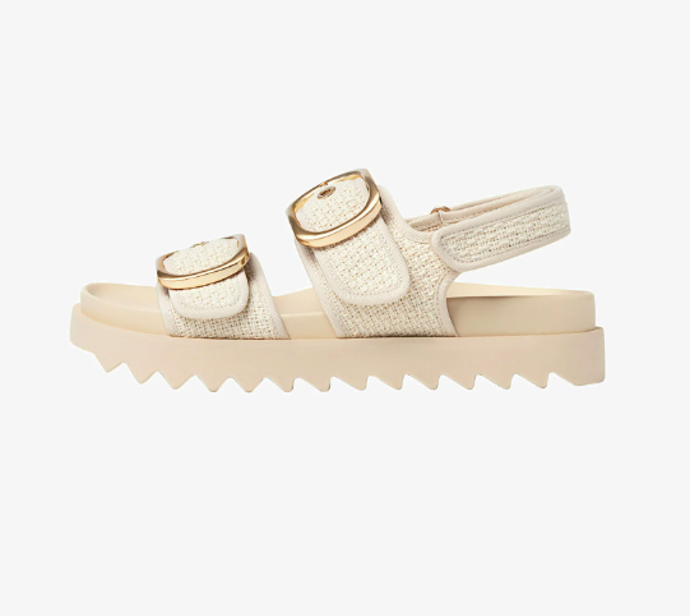 Sandály na platformě, Stradivarius, 799 Kč.
Sandály na platformě, Stradivarius, 799 Kč.