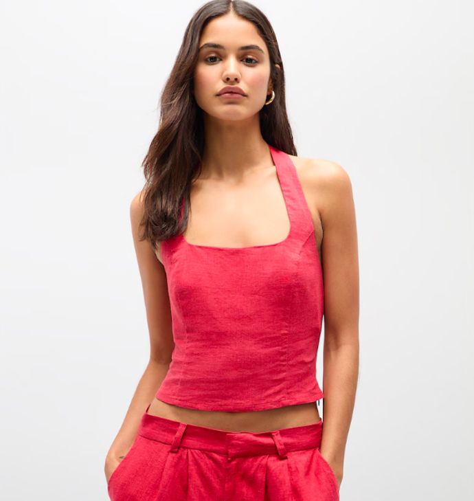 Top, Pull&Bear, 599 Kč.
Top, Pull&Bear, 599 Kč.