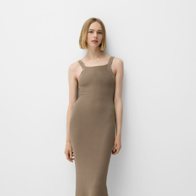 Ažurové midi šaty na ramínka, Bershka, 849 korun
