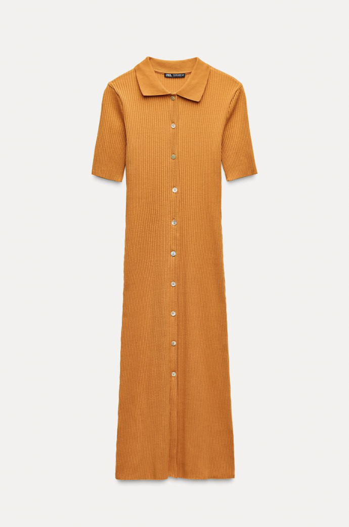 ŽEBROVANÉ ŠATY S POLO LÍMCEM A KNOFLÍKY, červenohnědé, Zara, 649 KČ
