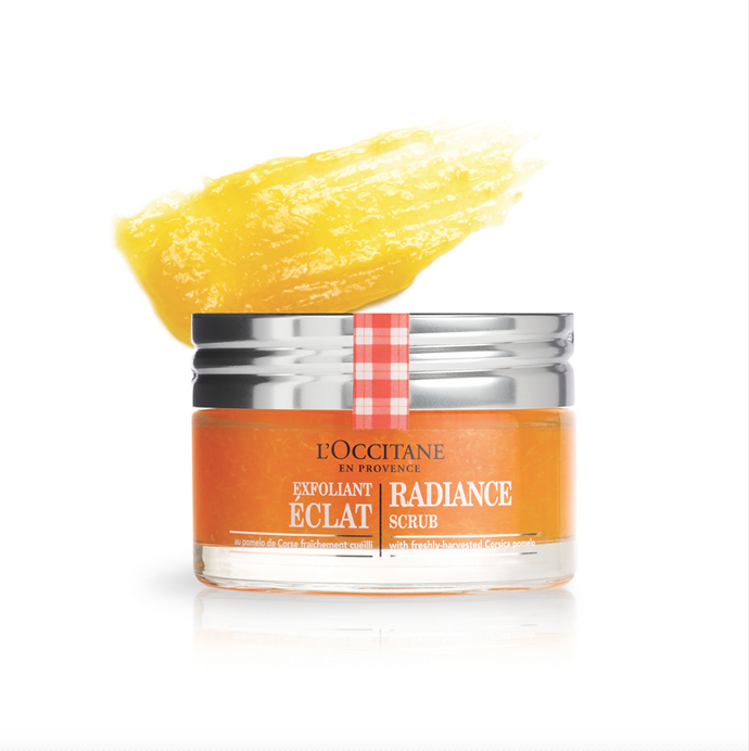 Tento rozjasňující pleťový peeling obohacený o čerstvě sklizené korsické pomelo, které je známé svým obsahem přirozené ovocné kyseliny, poskytuje pleti okamžité osvěžení. Nechte se překvapit lahodnou konzistencí připomínající domácí marmeládu. 800 Kč
