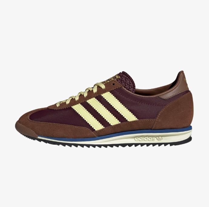 Tenisky, Adidas Originals, 2400 Kč. 
