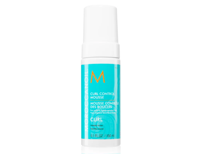 Pěna pro vlnité vlasy, Moroccanoil, 676 Kč.
Pěna pro vlnité vlasy, Moroccanoil, 676 Kč.