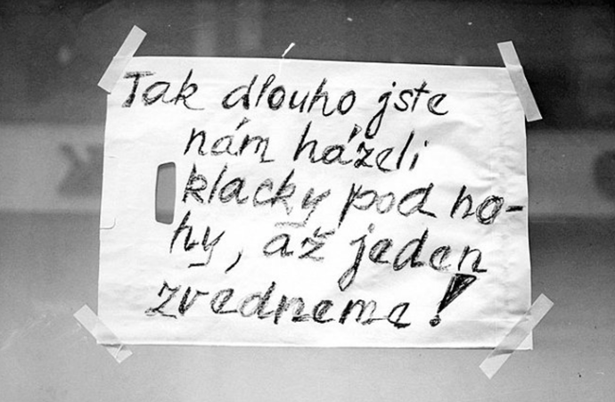 Různými slogany se to v Praze jen hemžilo
Různými slogany se to v Praze jen hemžilo
