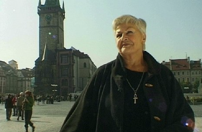 Legendárrní hlasatelka se nakonec vrátila k práci v rádiu
Legendárrní hlasatelka se nakonec vrátila k práci v rádiu