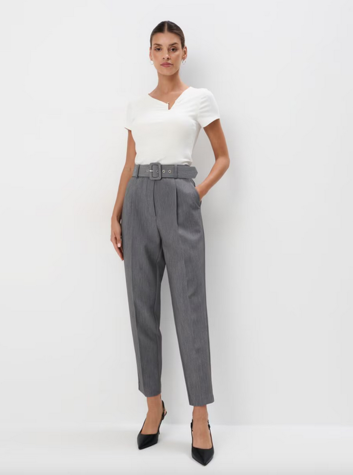 Kalhoty carrot slim, 749 Kč
Kalhoty carrot slim, 749 Kč
