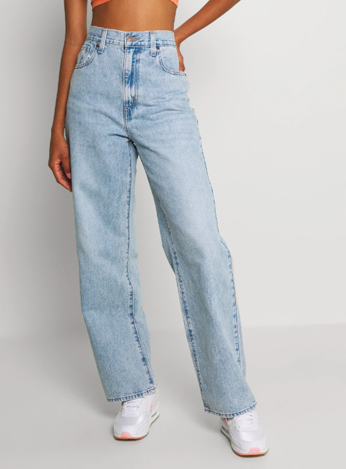 Kalhoty, Levi's, 2160 Kč. 
