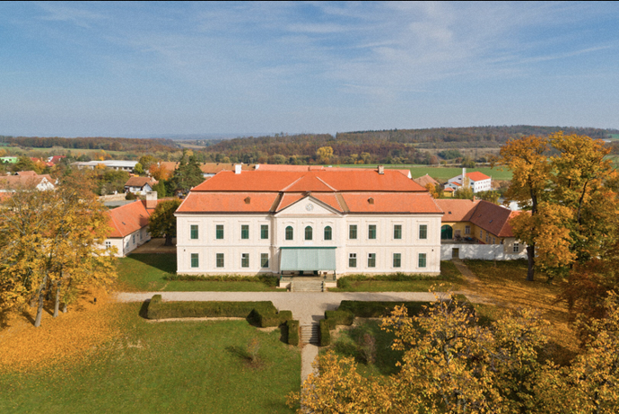 Zámek v Dukovanech shání nového majitele: Čeká na něj místo plné historie i luxusu
Zámek v Dukovanech shání nového majitele: Čeká na něj místo plné historie i luxusu