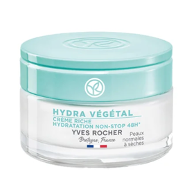 Hydratační gel Hydra Végétal, Yves Rocher, 549 Kč

Dopřejte své pleti non-stop vyživení, navraťte jí jas, jemnou texturu a udržte ji mladou a zářivou. Řada Hydra Végétal byla vyvinuta speciálně pro potřeby normální, smíšené až suché pleti. Účinně a trvale hydratuje a povzbuzuje přirozený jas pokožky. Hydratační péče na den a noc pleť okamžitě zavodní a pleť tak září zdravím, její struktura je jemná na dotek, pleť působí svěže a zdravě. Gelová textura je obzvlášť vhodná pro letní měsíce, nezatěžuje pleť, je lehká a rychle se vstřebává. 
