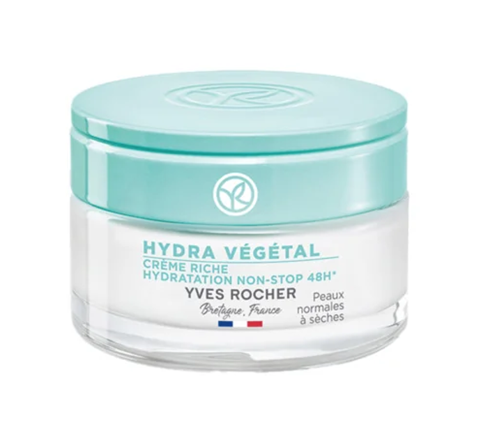 Hydratační gel Hydra Végétal, Yves Rocher, 549 Kč
Dopřejte své pleti non-stop vyživení, navraťte jí jas, jemnou texturu a udržte ji mladou a zářivou. Řada Hydra Végétal byla vyvinuta speciálně pro potřeby normální, smíšené až suché pleti. Účinně a trvale hydratuje a povzbuzuje přirozený jas pokožky. Hydratační péče na den a noc pleť okamžitě zavodní a pleť tak září zdravím, její struktura je jemná na dotek, pleť působí svěže a zdravě. Gelová textura je obzvlášť vhodná pro letní měsíce, nezatěžuje pleť, je lehká a rychle se vstřebává.
Hydratační gel Hydra Végétal, Yves Rocher, 549 Kč
Dopřejte své pleti non-stop vyživení, navraťte jí jas, jemnou texturu a udržte ji mladou a zářivou. Řada Hydra Végétal byla vyvinuta speciálně pro potřeby normální, smíšené až suché pleti. Účinně a trvale hydratuje a povzbuzuje přirozený jas pokožky. Hydratační péče na den a noc pleť okamžitě zavodní a pleť tak září zdravím, její struktura je jemná na dotek, pleť působí svěže a zdravě. Gelová textura je obzvlášť vhodná pro letní měsíce, nezatěžuje pleť, je lehká a rychle se vstřebává.