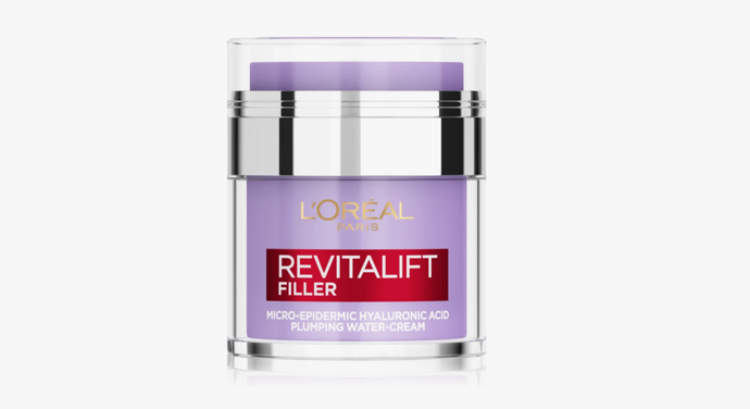 Lehký krém Revitalift Filler Pressed Cream vyplňuje povrchově i zevnitř jemné linie a vrásky . Obsahuje mikroepidermální kyselinu hyaluronovou, která je až 50× menší než běžná kyselina hyaluronová, a díky tomu je schopná pronikat hlouběji do pleti. Lehká textura za sebou nezanechává mastnou vrstvu ani neucpává póry, přitom však poskytuje intenzivní, dlouhotrvající hydrataci, vyplňuje pleť vrásku po vrásce a pomáhá oddálit vznik nových vrásek. 575 Kč
V rámci Dnů Marianne nabízí L’Oréal Paris slevu 30 %.
Lehký krém Revitalift Filler Pressed Cream vyplňuje povrchově i zevnitř jemné linie a vrásky . Obsahuje mikroepidermální kyselinu hyaluronovou, která je až 50× menší než běžná kyselina hyaluronová, a díky tomu je schopná pronikat hlouběji do pleti. Lehká textura za sebou nezanechává mastnou vrstvu ani neucpává póry, přitom však poskytuje intenzivní, dlouhotrvající hydrataci, vyplňuje pleť vrásku po vrásce a pomáhá oddálit vznik nových vrásek. 575 Kč
V rámci Dnů Marianne nabízí L’Oréal Paris slevu 30 %.