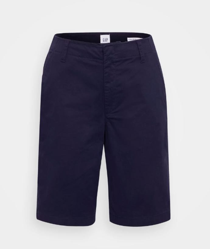 Bermudy, Gap Tall, 870 Kč. 
