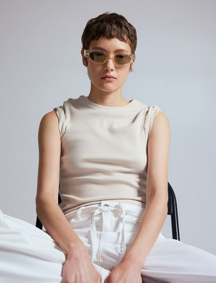 Přiléhavé tričko, 189 Kč

V rámci Dnů Marianne nabízí H&M slevu pro členy věrnostního programu H&M 20 % při nákupu nad 800 Kč. 
