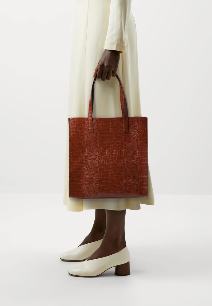 Kabelka, Ted Baker, 1 690 Kč
Kabelka, Ted Baker, 1 690 Kč