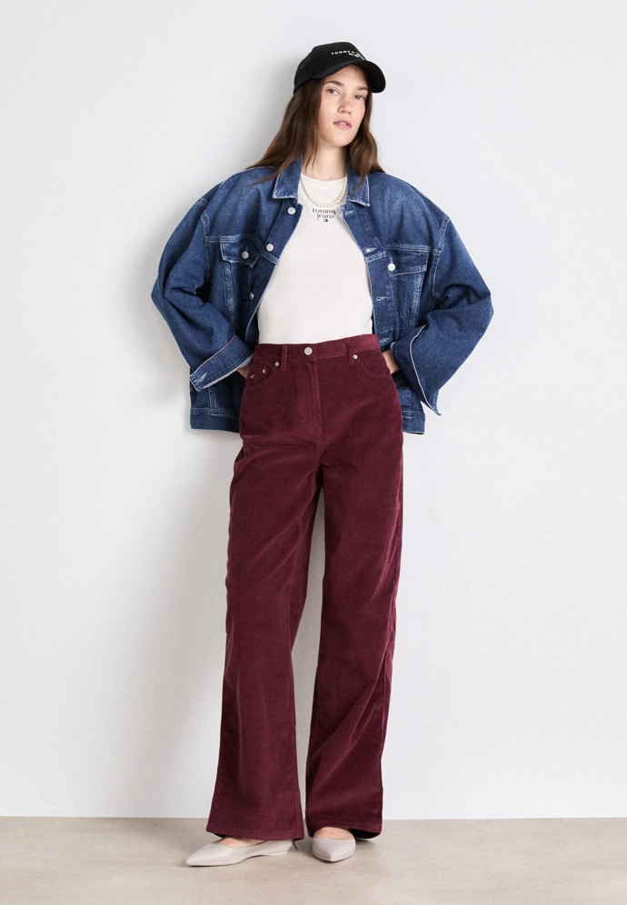 Kalhoty, Tommy Jeans, 2 880 Kč
Kalhoty, Tommy Jeans, 2 880 Kč