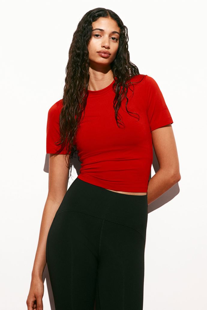 Tričko s krátkým rukávem, H&M, 239 Kč
Tričko s krátkým rukávem, H&M, 239 Kč